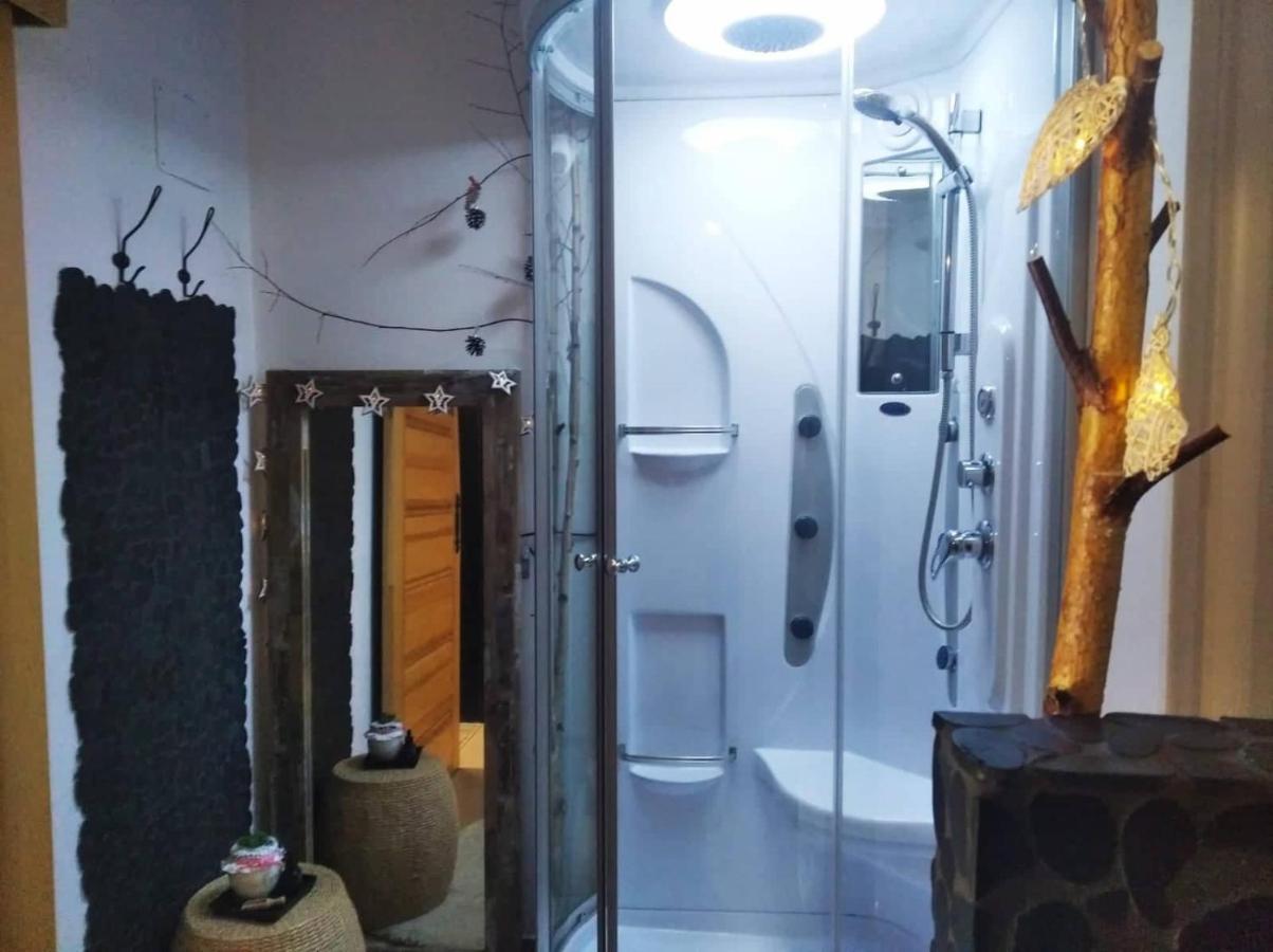 Skalny Zakatek Z Grota Solna Na Wylacznosc Łapsze Niżne Exterior foto